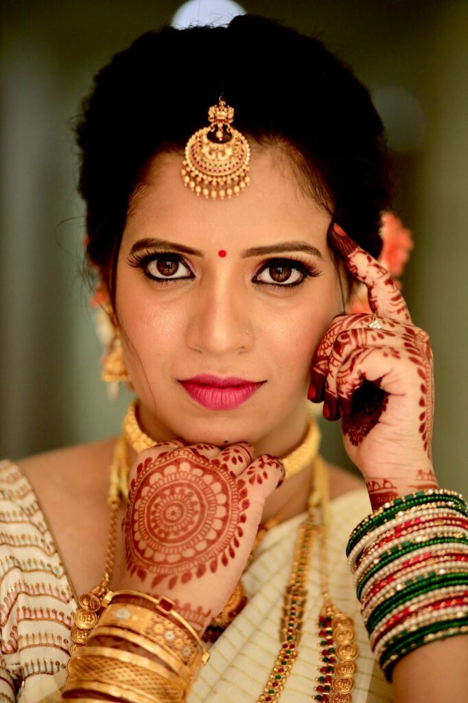 Bridal hairstyle/ keralabride /Nair wedding/Kerala makeup - YouTube
